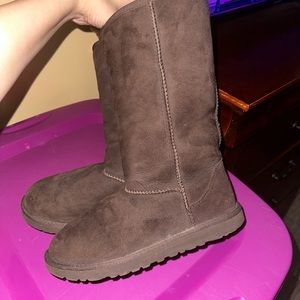 Brown Uggs gently worn